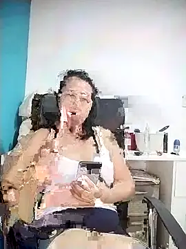 Snapshot of RosseLaure chatting on 05-30-26, 02:40 RosseLaure online show from 05-30-26, 02:40