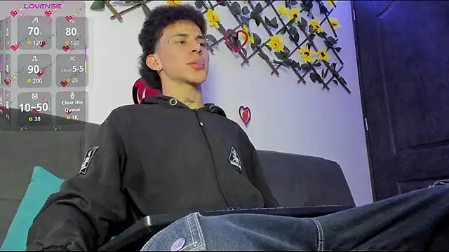 Snapshot of Maxxx_bigcockx chatting on 02-09-26, 02:42 Maxxx bigcockx online show from 02-09-26, 02:42