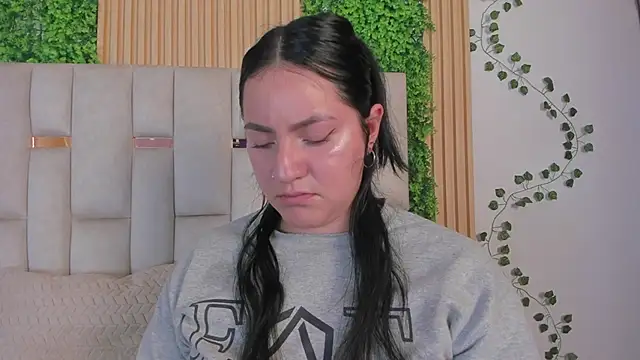 JeniferPowell nm online show from 04-06-26, 07:37