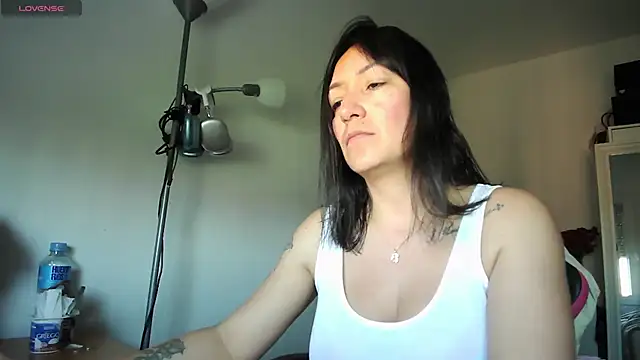 Snapshot of Yulian_Milf chatting on 04-26-26, 08:00 Yulian Milf online show from 04-26-26, 08:00