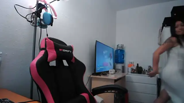 Yulian Milf online show from 03-11-26, 05:18