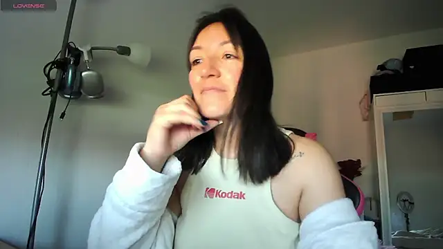 Snapshot of Yulian_Milf chatting on 04-25-26, 08:06 Yulian Milf online show from 04-25-26, 08:06