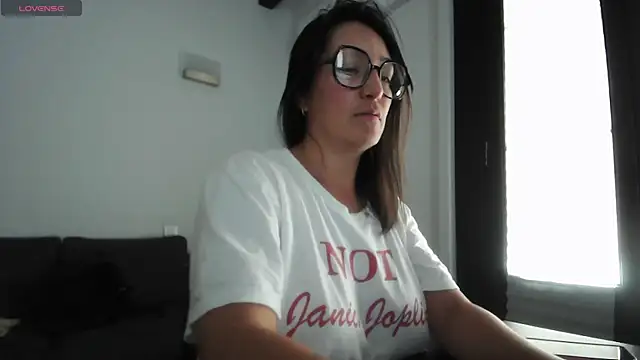 Snapshot of Yulian_Milf chatting on 07-17-26, 10:34 Yulian Milf online show from 07-17-26, 10:34