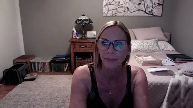Snapshot of in-tents chatting on 01-17-26, 02:26 in-tents online show from 01-17-26, 02:26