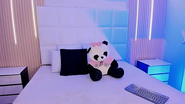 abril snow online show from 04-01-26, 07:33