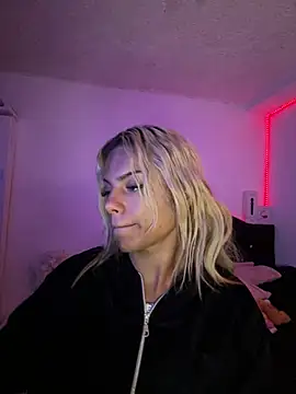 andyy x online show from 04-12-26, 06:49