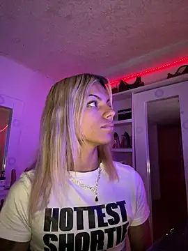 Snapshot of andyy_x chatting on 05-02-26, 06:02 andyy x online show from 05-02-26, 06:02