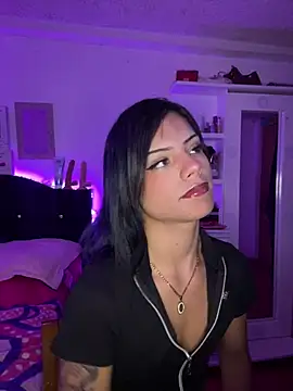 Snapshot of andyy_x chatting on 07-02-26, 08:04 andyy x online show from 07-02-26, 08:04