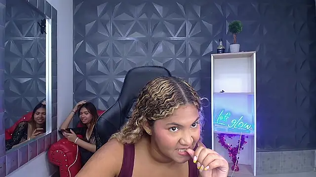 Snapshot of mayli_marie chatting on 02-13-26, 11:27 mayli marie online show from 02-13-26, 11:27