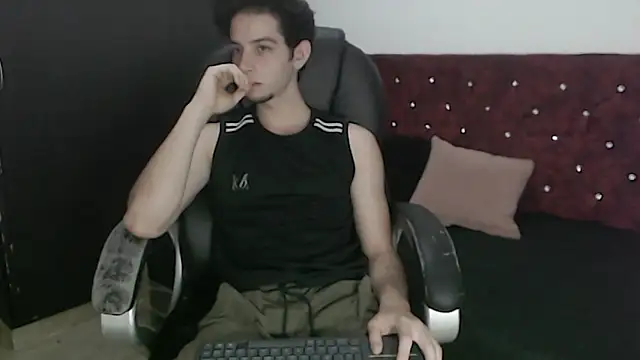 Snapshot of killua_parker chatting on 02-06-26, 04:19 killua parker online show from 02-06-26, 04:19