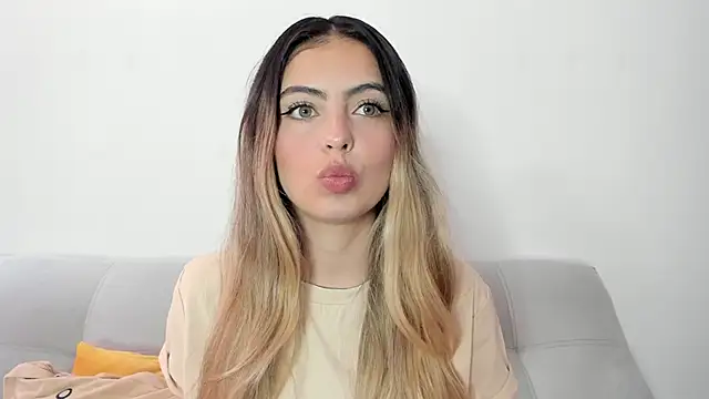 Fernanda aaaa online show from 04-06-26, 03:24