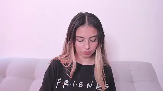 Snapshot of Fernanda_aaaa chatting on 05-11-26, 04:15 Fernanda aaaa online show from 05-11-26, 04:15