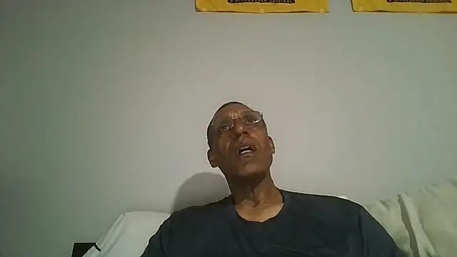 Snapshot of swimmer2496 chatting on 06-12-26, 05:16 swimmer2496 online show from 06-12-26, 05:16