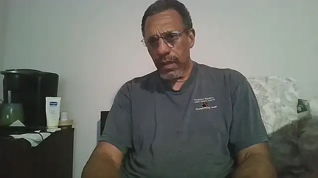 swimmer2496 online show from 03-08-26, 07:11