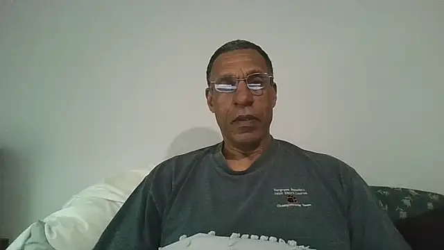 Snapshot of swimmer2496 chatting on 04-12-26, 02:20 swimmer2496 online show from 04-12-26, 02:20