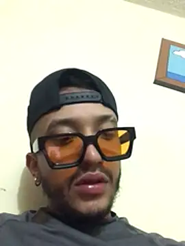 Camiloandres2405 online show from 01-18-26, 02:48