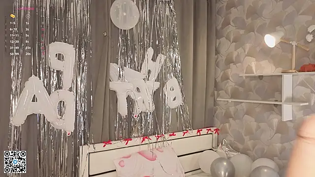 Snapshot of ShaeHeeter chatting on 02-24-26, 04:02 ShaeHeeter online show from 02-24-26, 04:02