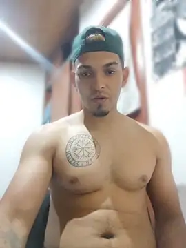 Ernesto23415 online show from 04-30-26, 04:52