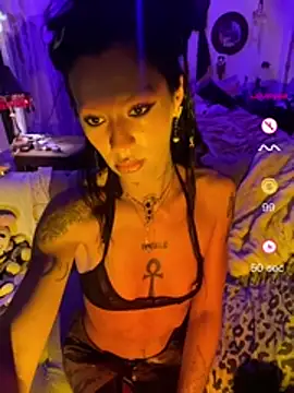 Snapshot of luxxlola chatting on 06-02-26, 05:18 luxxlola online show from 06-02-26, 05:18
