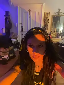 Snapshot of luxxlola chatting on 07-05-26, 04:19 luxxlola online show from 07-05-26, 04:19