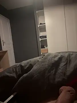 Uyhhhikhtyo online show from 04-04-26, 07:37