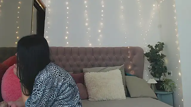 Snapshot of Silena_sky chatting on 02-25-26, 01:55 Silena sky online show from 02-25-26, 01:55