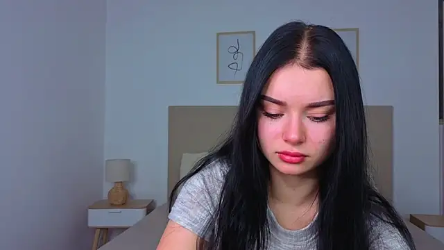 Snapshot of Silena_sky chatting on 01-19-26, 01:59 Silena sky online show from 01-19-26, 01:59