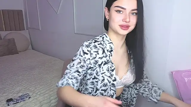 Snapshot of Silena_sky chatting on 02-26-26, 02:39 Silena sky online show from 02-26-26, 02:39