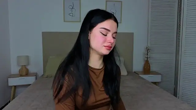 Snapshot of Silena_sky chatting on 02-05-26, 02:13 Silena sky online show from 02-05-26, 02:13