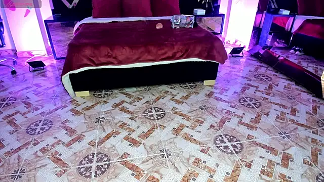 Lucia 24x online show from 04-19-26, 01:12