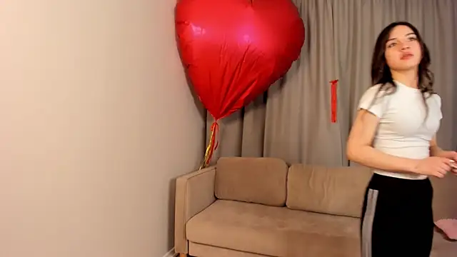 TreasaCrebs online show from 02-12-26, 06:29