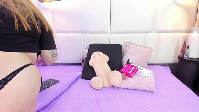 Martina armos online show from 04-18-26, 11:56