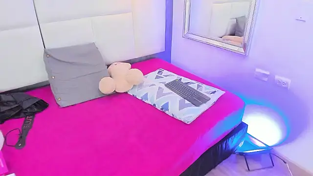 Martina armos online show from 03-15-26, 01:51