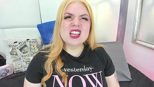 Martina armos online show from 02-12-26, 01:44