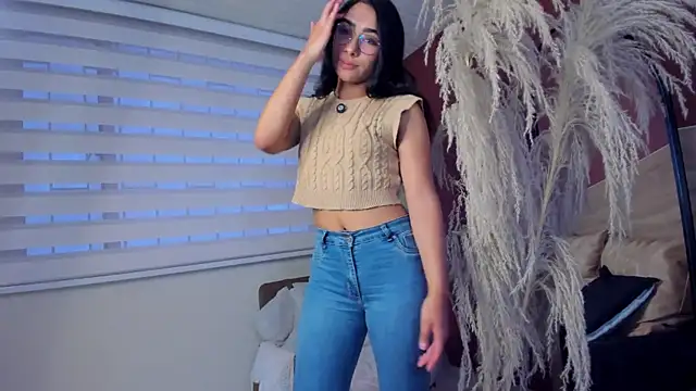 scarlett25   online show from 03-25-26, 07:57