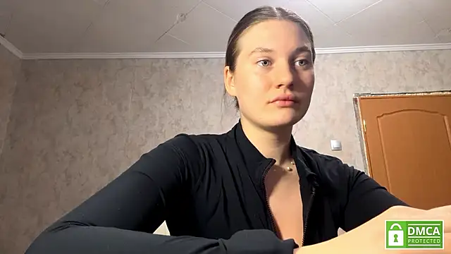 Jolievic online show from 03-19-26, 06:19