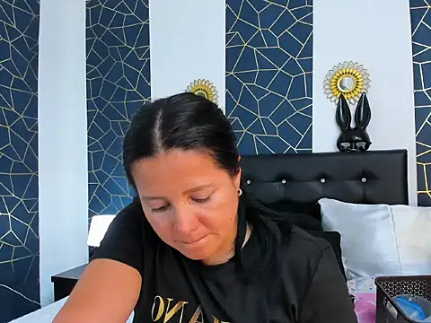 Snapshot of KikyNaughty chatting on 02-17-26, 08:39 KikyNaughty online show from 02-17-26, 08:39