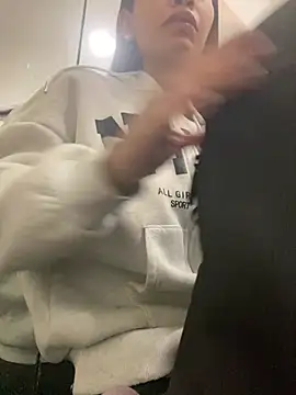 JuliaaVega online show from 02-23-26, 01:12