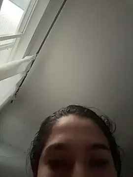 JuliaaVega online show from 05-19-26, 11:39