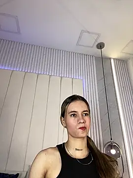 JuliaColemann online show from 02-08-26, 12:14