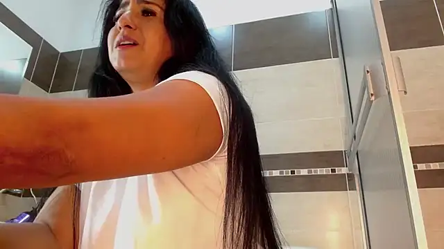 Snapshot of Miia_Rosee_ chatting on 06-18-26, 11:54 Miia Rosee online show from 06-18-26, 11:54