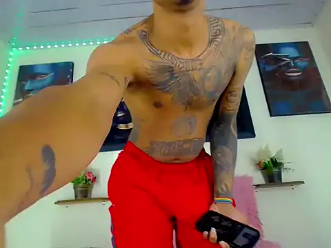 Tatoo Noah online show from 04-13-26, 01:04