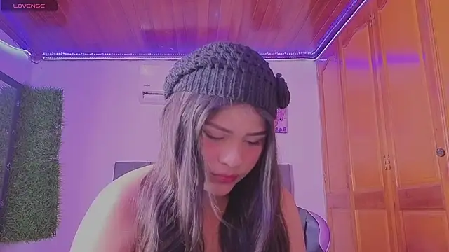 Snapshot of BadKittyy chatting on 06-17-26, 09:47 BadKittyy online show from 06-17-26, 09:47
