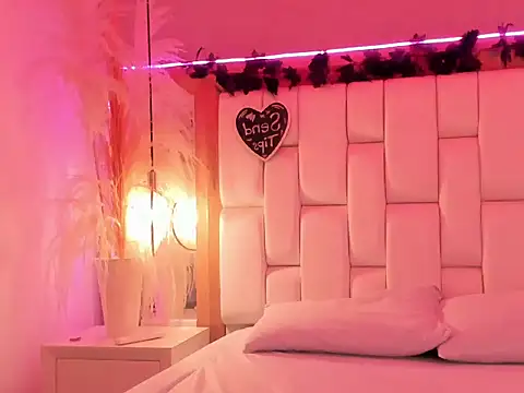 StefanyCondia online show from 02-25-26, 06:19