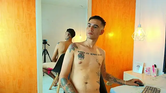 Irina and Max online show from 04-18-26, 08:09