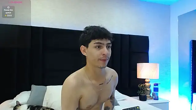 Logan Woods online show from 02-12-26, 02:33