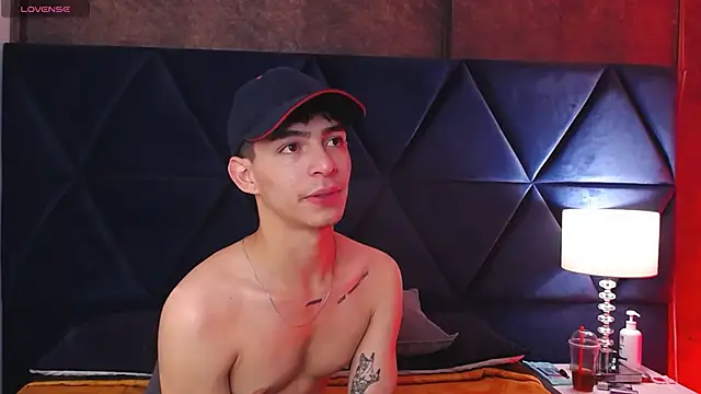 Logan Woods online show from 03-06-26, 06:41