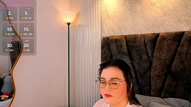 zoe hugeboobs online show from 02-04-26, 12:11