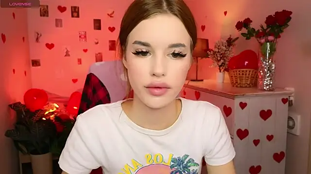 Snapshot of Anna_Lumina chatting on 02-17-26, 09:01 Anna Lumina online show from 02-17-26, 09:01