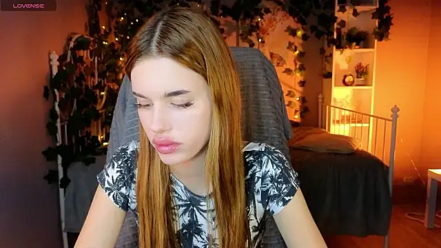 Snapshot of Anna_Lumina chatting on 02-07-26, 09:01 Anna Lumina online show from 02-07-26, 09:01